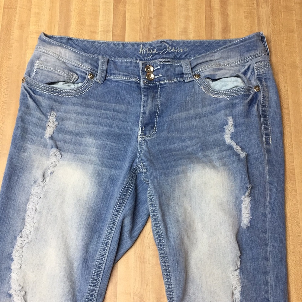 Ariya Blue Jeans
